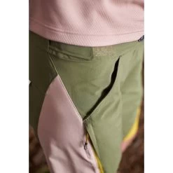 Maloja AhornM. Short Dames - Bloom Multi 8475 -Maloja maloja ahornm 945560