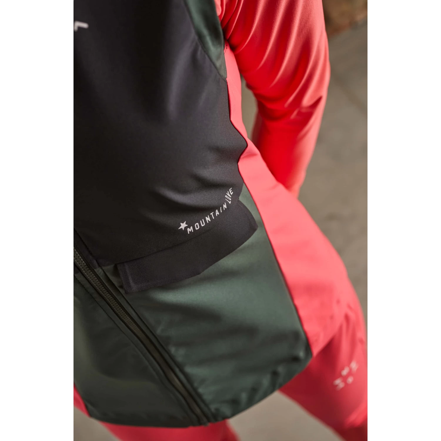 Maloja BärenkopfM. Nordic Hybrid Softshell Vest Dames - Moonless Multi 0821 8 Maloja BärenkopfM. Nordic Hybrid Softshell Vest Dames - Moonless Multi 0821 - Afbeelding 6